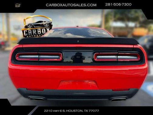 Go Mango 2022 Dodge Challenger SXT
