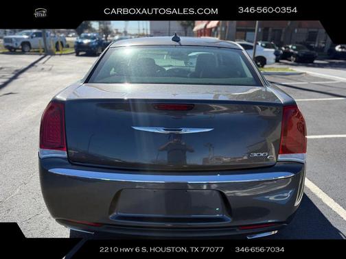 2019 Chrysler 300 Touring