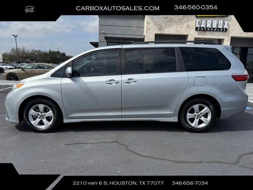 2020 Toyota Sienna LE