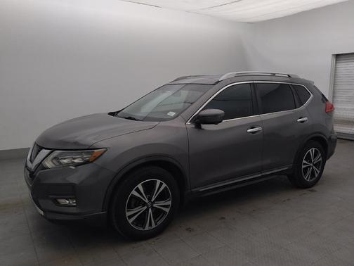 Gun Metallic 2017 Nissan Rogue SL