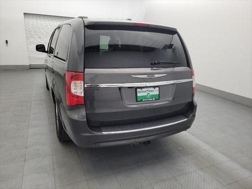 2014 Chrysler Town & Country Touring-L