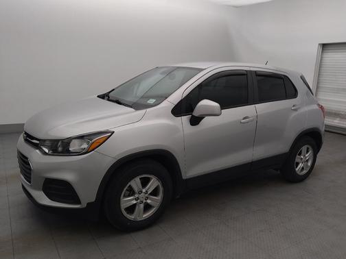 Silver Ice Metallic 2020 Chevrolet Trax LS