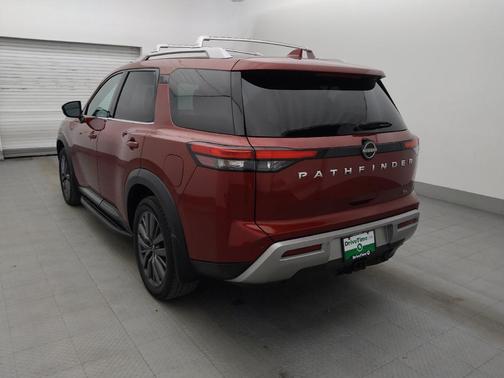 2022 Nissan Pathfinder SL 2WD