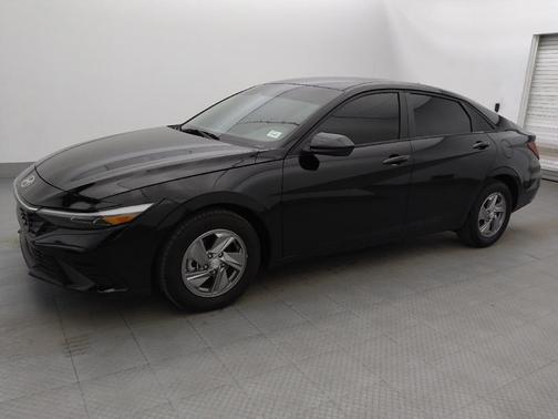 Abyss Black 2025 Hyundai ELANTRA SE