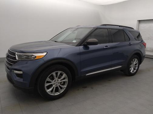 Blue Metallic 2020 Ford Explorer XLT
