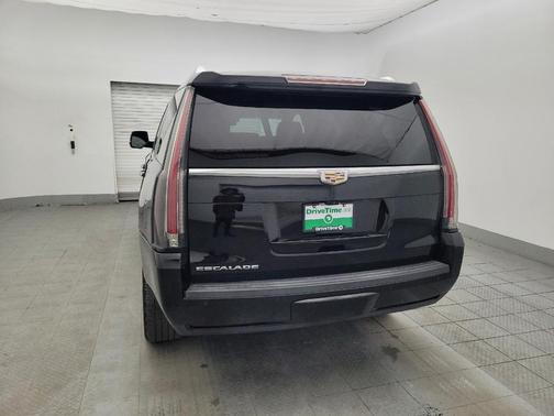 2017 Cadillac Escalade Luxury