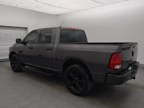 Brilliant Black Crystal Pearlcoat 2018 RAM 1500 Express