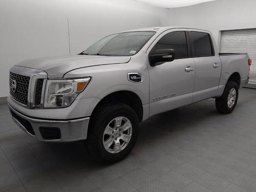 2017 Nissan Titan SV