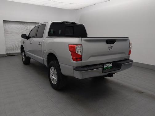 2017 Nissan Titan SV