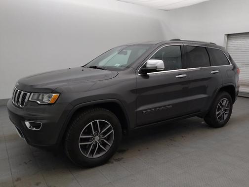 Granite Crystal Metallic Clearcoat 2017 Jeep Grand Cherokee Limited