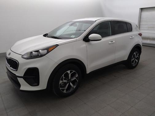 Snow White Pearl 2022 Kia Sportage LX