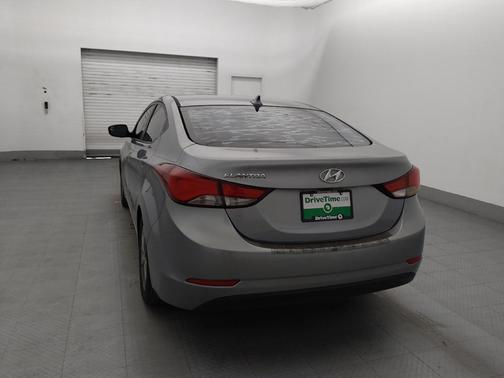 Titanium Gray Metallic 2016 Hyundai ELANTRA SE