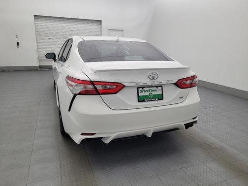 Super White 2020 Toyota Camry SE