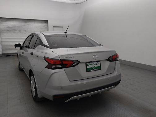 Brilliant Silver Metallic 2021 Nissan Versa 1.6 S
