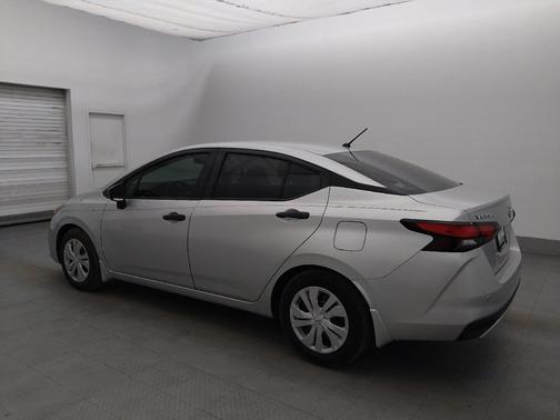 Brilliant Silver Metallic 2021 Nissan Versa 1.6 S