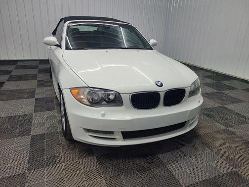 White 2009 BMW 128 i