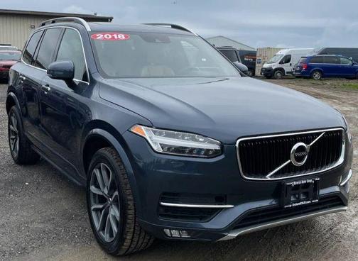 Blue 2018 Volvo XC90 T5 Momentum