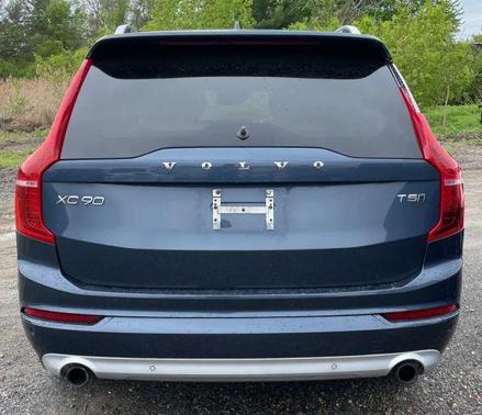 Blue 2018 Volvo XC90 T5 Momentum