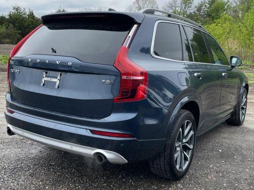 Blue 2018 Volvo XC90 T5 Momentum