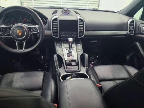 2018 Porsche Cayenne Platinum Edition