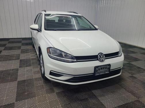 Pure White 2018 Volkswagen Golf SportWagen TSI S