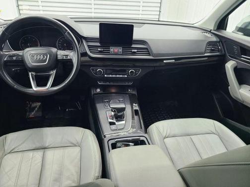 Moonlight Blue Metallic 2018 Audi Q5 2.0T Premium