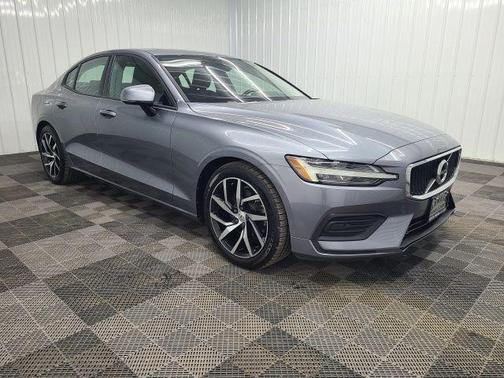 2020 Volvo S60 T5 Momentum