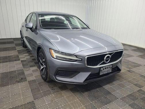 2020 Volvo S60 T5 Momentum