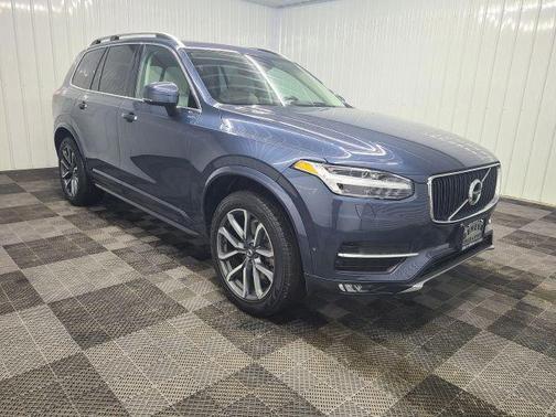 2019 Volvo XC90 T6 Momentum