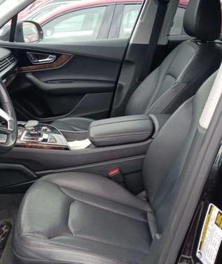 Orca Black Metallic 2018 Audi Q7 3.0T Premium Plus