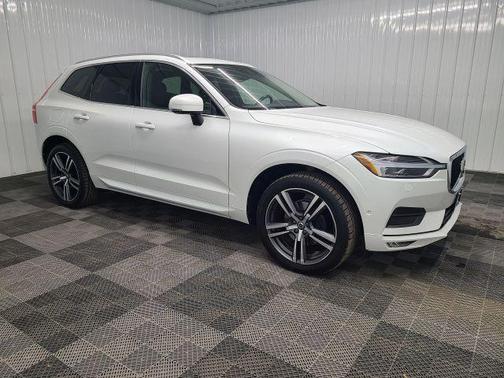 2018 Volvo XC60 T5 Momentum