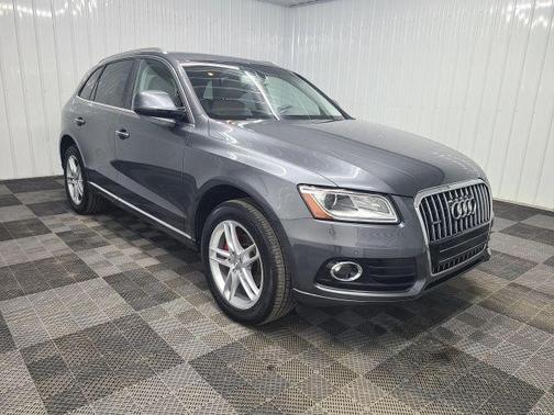 Daytona Gray Pearl Effect 2017 Audi Q5 2.0T Premium Plus
