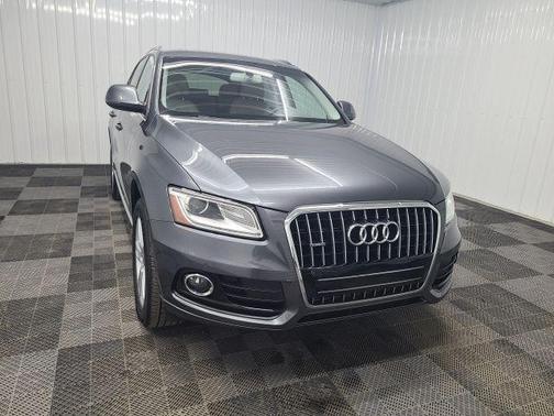 Daytona Gray Pearl Effect 2017 Audi Q5 2.0T Premium Plus
