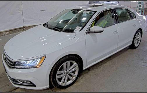 2018 Volkswagen Passat 2.0T SE w/ Technology