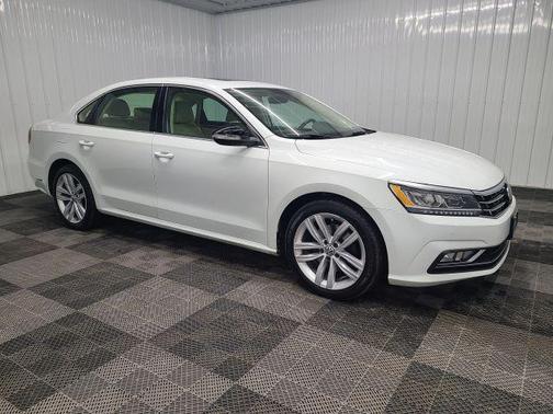2018 Volkswagen Passat 2.0T SE w/ Technology