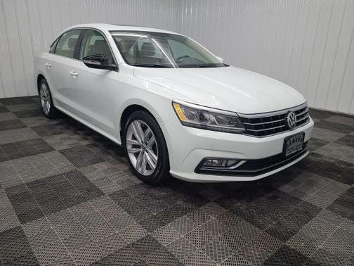 2018 Volkswagen Passat 2.0T SE w/ Technology