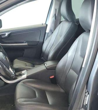 Gray 2016 Volvo XC60 T5 Platinum