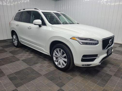 2019 Volvo XC90 T6 Momentum