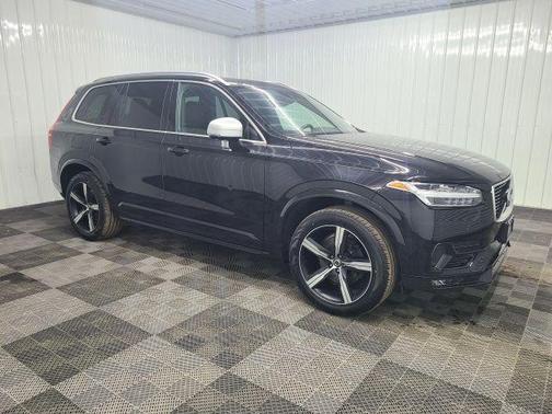 Black 2019 Volvo XC90 T5 R-Design