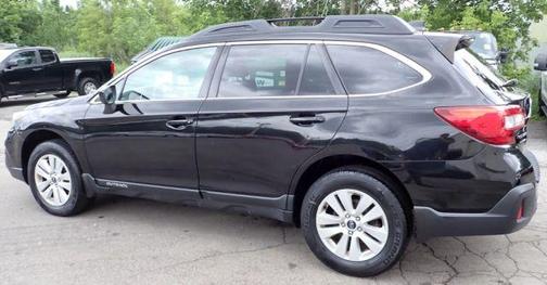 Crystal Black Silica 2018 Subaru Outback 2.5i Premium
