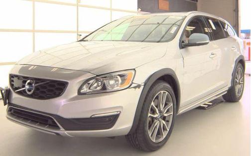 2018 Volvo V60 Cross Country T5