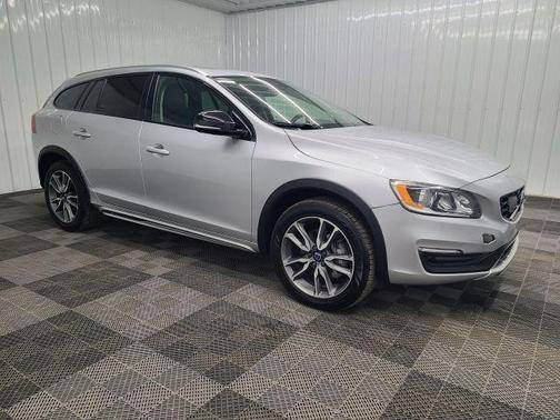 2018 Volvo V60 Cross Country T5