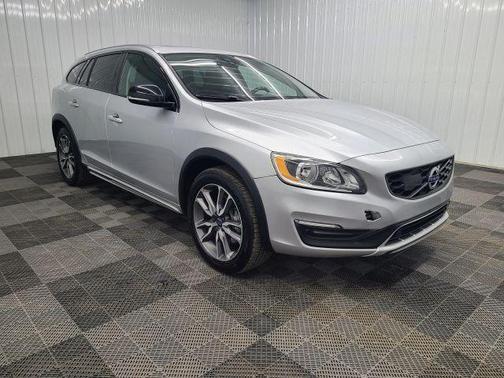2018 Volvo V60 Cross Country T5
