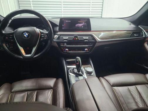 Blue 2019 BMW 540 i xDrive