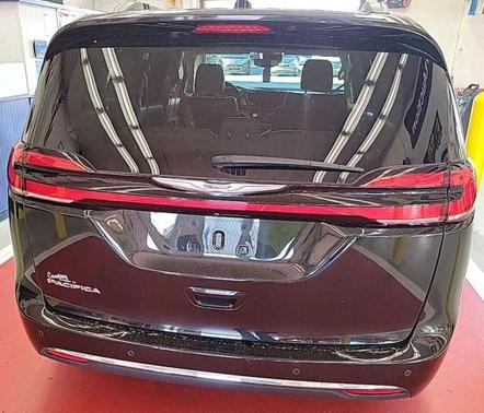 2021 Chrysler Pacifica Touring-L