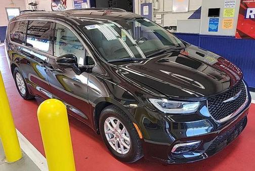 2021 Chrysler Pacifica Touring-L
