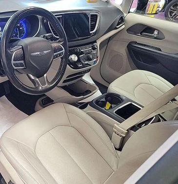 2021 Chrysler Pacifica Touring-L