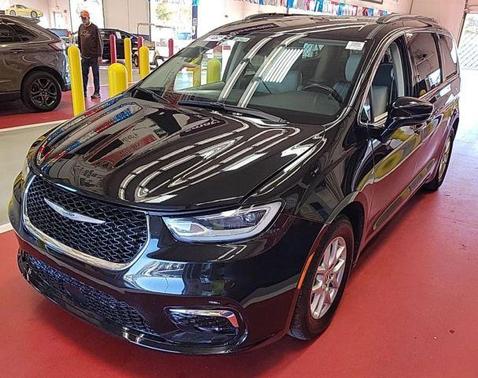2021 Chrysler Pacifica Touring-L