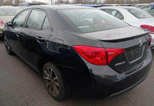Black 2018 Toyota Corolla SE