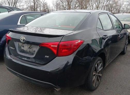 Black 2018 Toyota Corolla SE